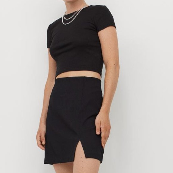 NWT H&M Black Ribbed Short Skirt 🐈⬛ - Picture 1 of 10
